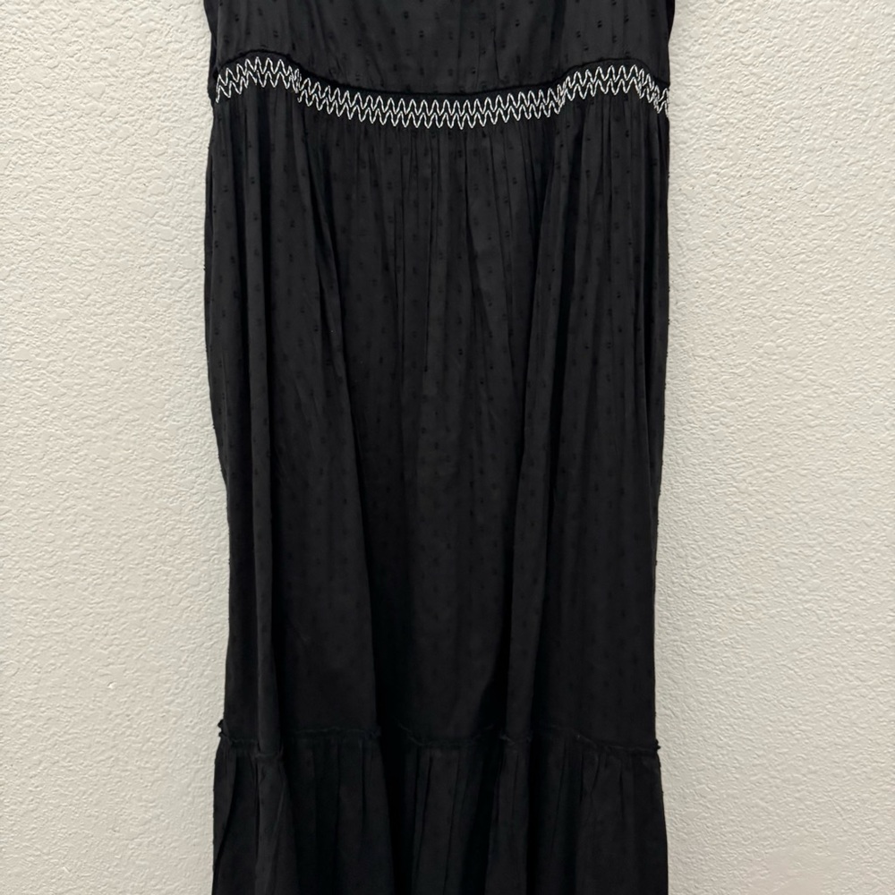 Old Navy Sleeveless Waist Defined Embroidered Clip Dot Maxi Dress Black NWT - Picture 6 of 16